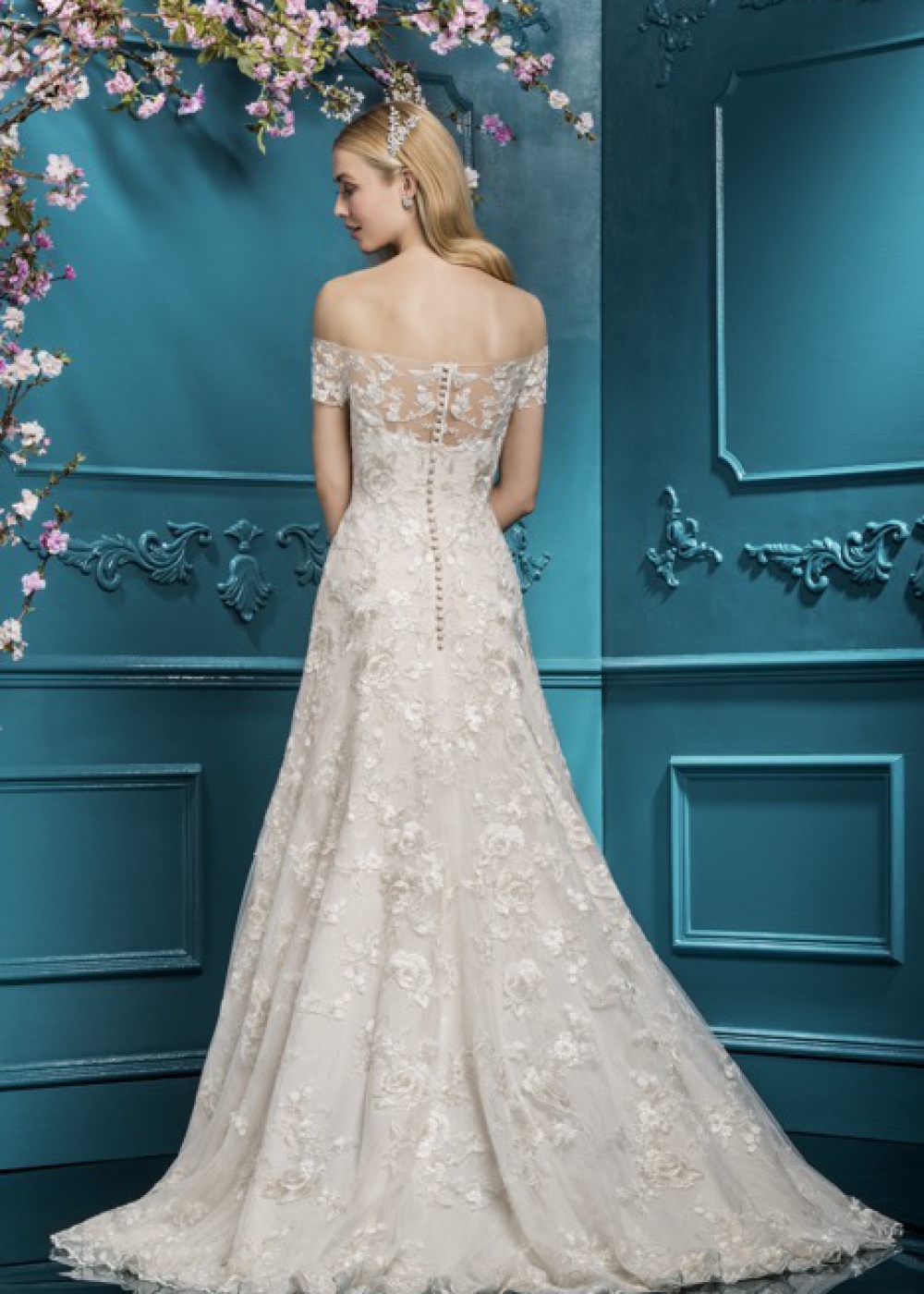 Wedding Dresses Bucks, Berks - Sapphire Dresses : Sapphire Dresses
